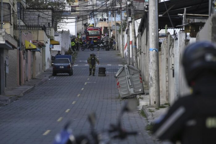 Ecuador: Alerta de bomba, que resulto falsa, pone en vilo a los ciudadanos en medio de ola de violencia