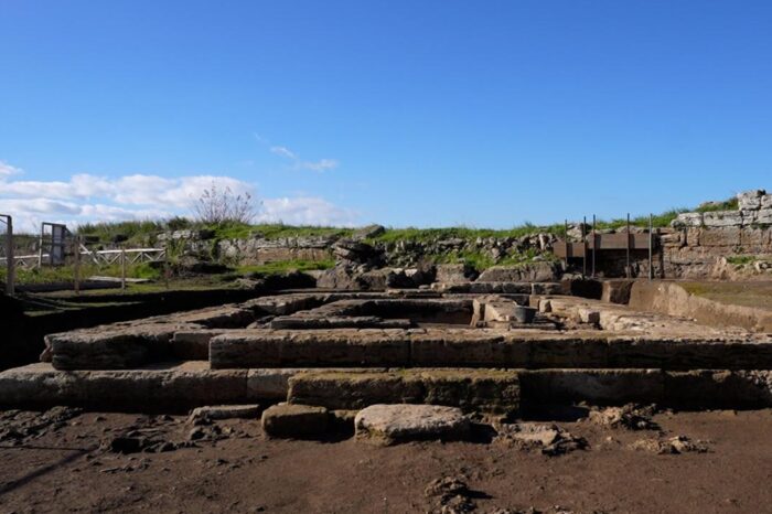 Descubren los restos de dos nuevos templos griegos bajo el yacimiento italiano de Paestum