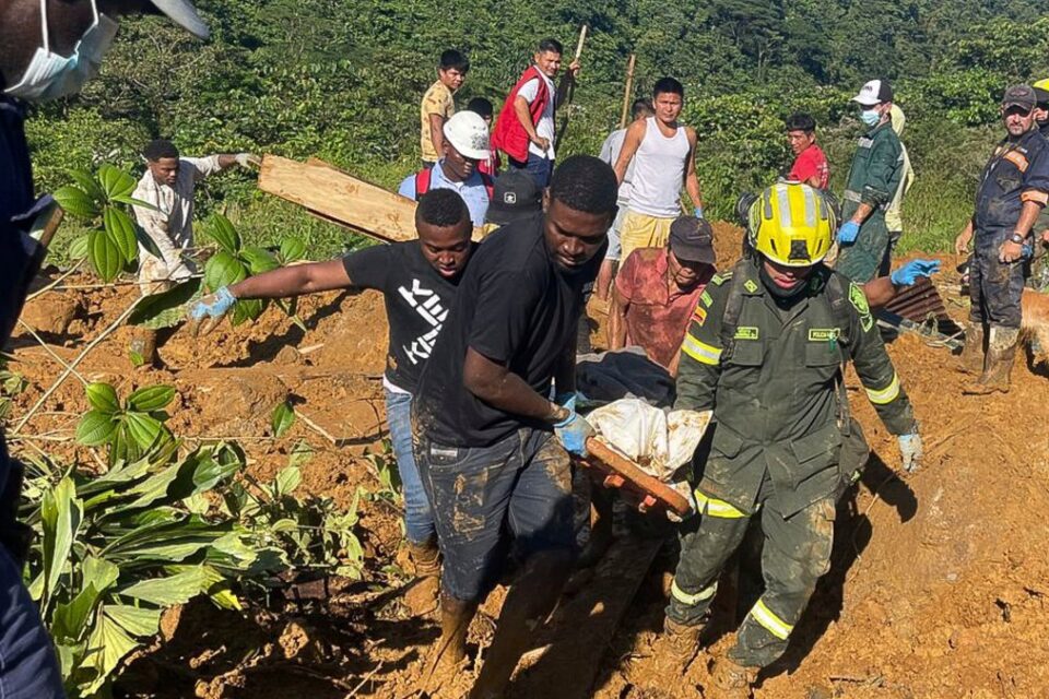 Tragedia en Colombia: deslave sobre una carretera deja mas de 30 muertos : Noticias de