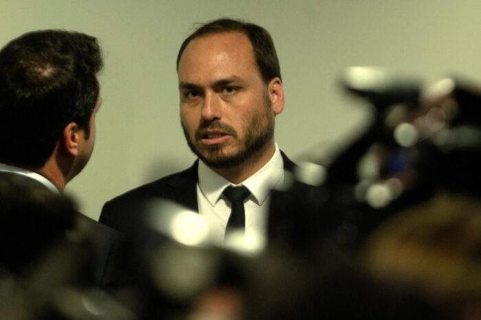 Investigan a un hijo de Bolsonaro por supuesto espionaje politico