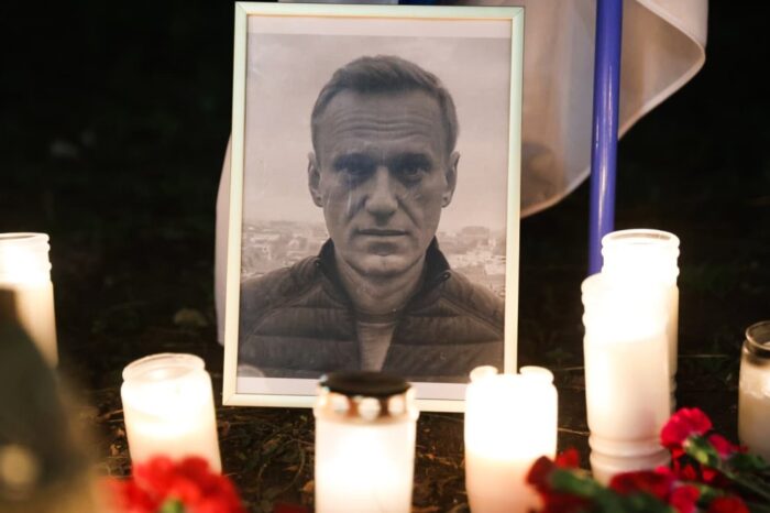 El cuerpo del lider de la oposicion rusa, Alexei Navalny, fue devuelto a su madre, segun portavoz